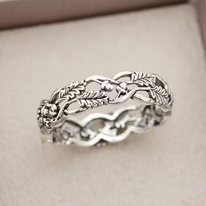 Enchanted Oakleaf Eternity Band