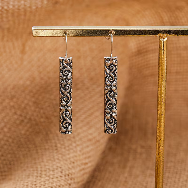 Vintage Scroll Elegance Drops