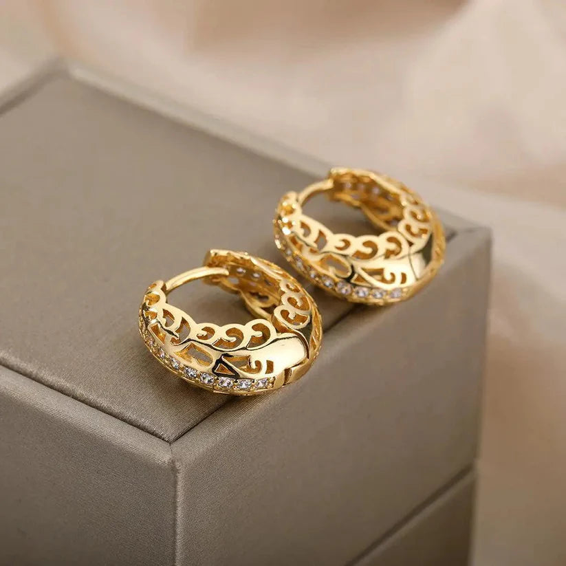 1+1 Offer: Minimalist Mandala Earrings in Gold + Vintage Layered Golden Necklace