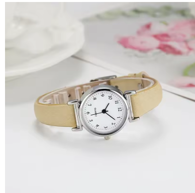 Elegant Minimalist Quartz Watch With Leather Strap