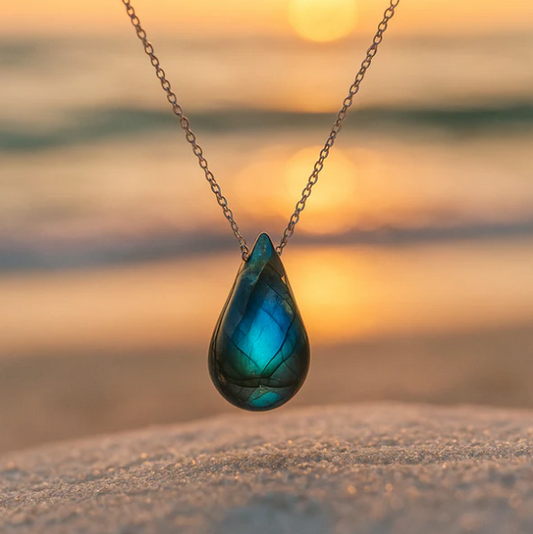 Lagoon | necklace in labradorite