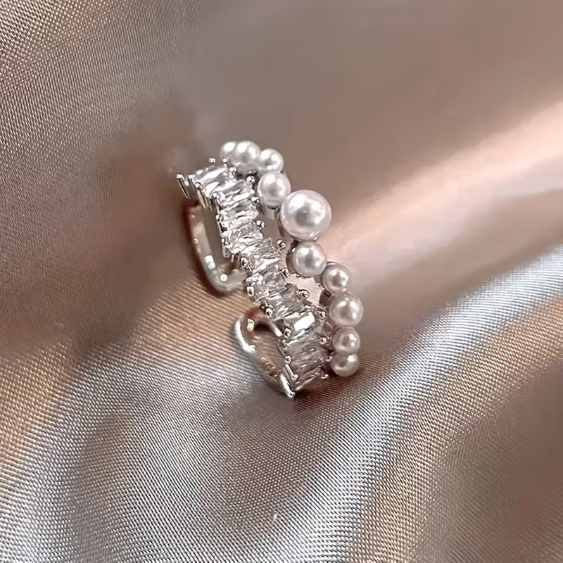 Regal Pearl Crest Ring