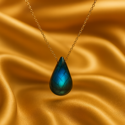 Lagoon - Elegant Labradorite Necklace